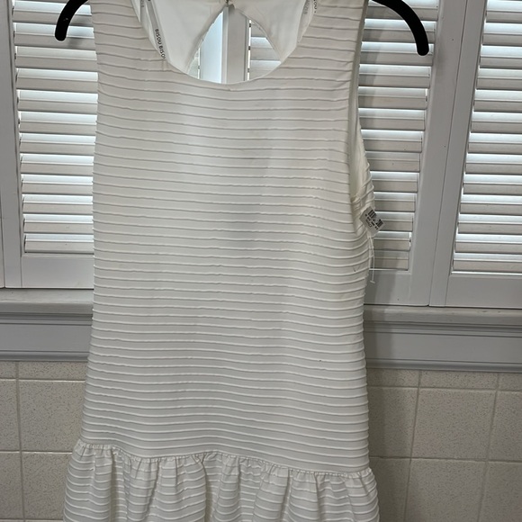 Bisou Bisou dress ribbed key hole back white - Picture 2 of 3
